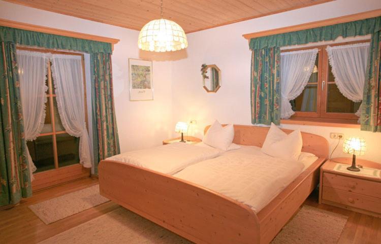 אינזל Gaestehaus Gschwendtner - Chiemgau Karte מראה חיצוני תמונה